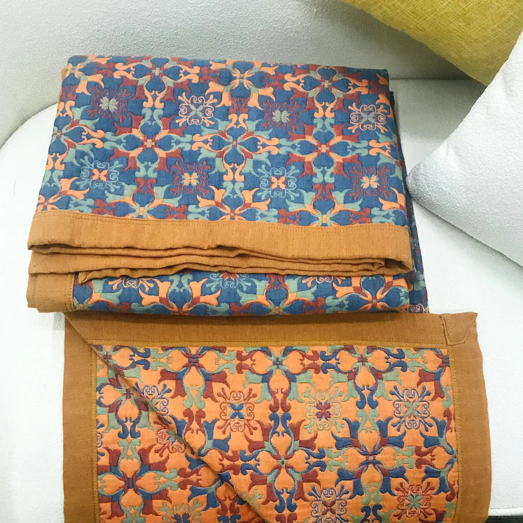 Bomuldsquilt med blåt mønster – Florencia