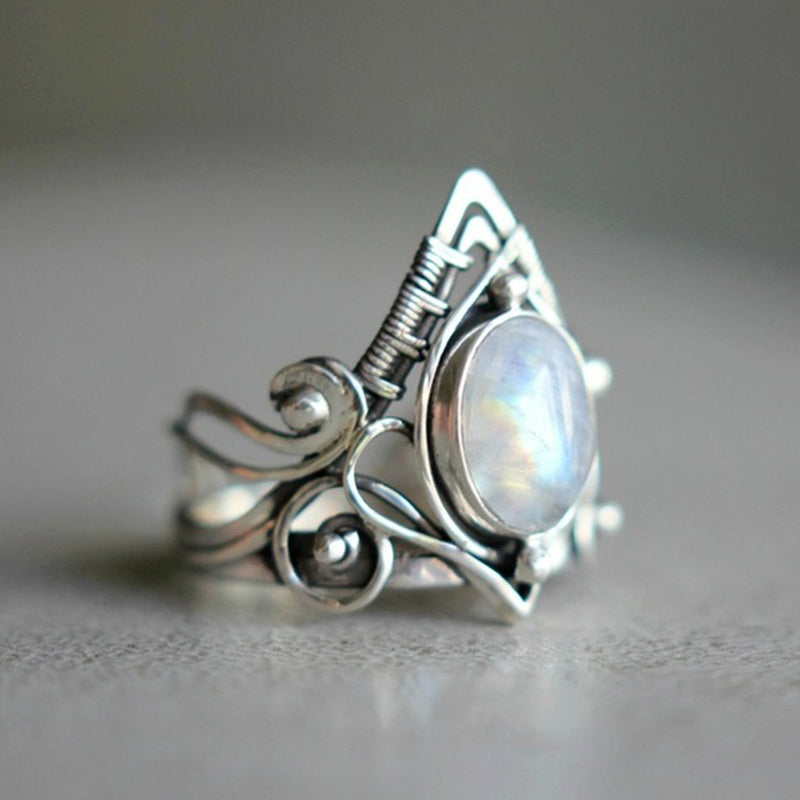 Silberring mit Mondstein, handgefertigt, filigranes Design, Schmuck für Damen, Boho-Stil.