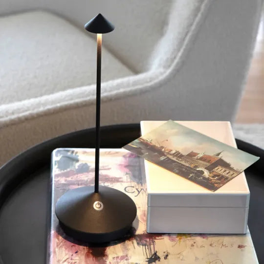 Drahtlose LED Tischlampe - LumeElegance