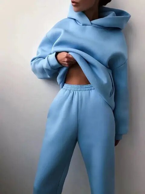 Dame hoodie og sweatpants sæt i fleece - efterårsmagi fra Marivelle