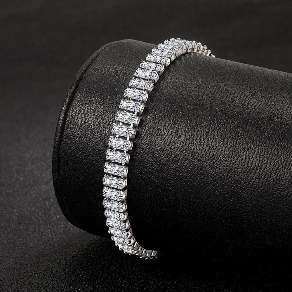 Elegant armbånd i 925 sølv med krystaller