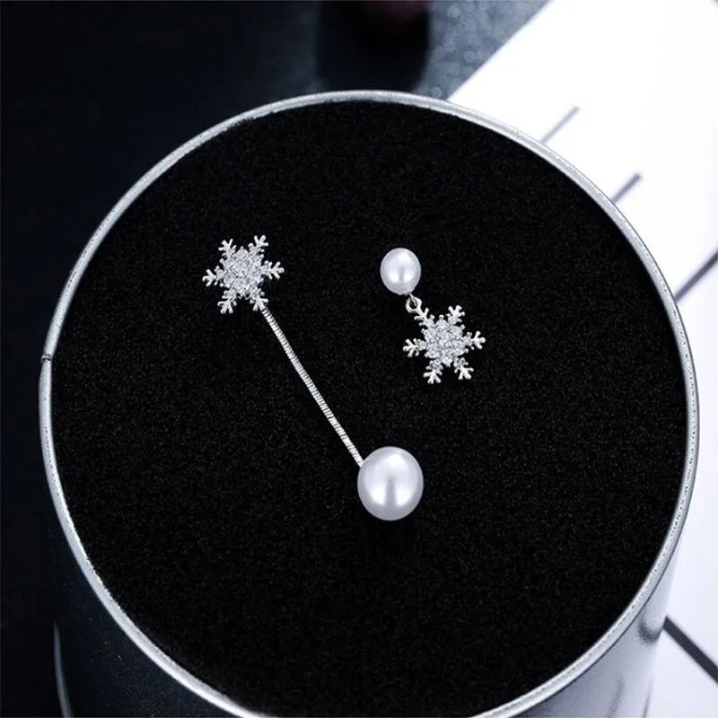 Schneeflocken-Ohrringe mit Perlen, silberfarben, eleganter Schmuck für Damen.