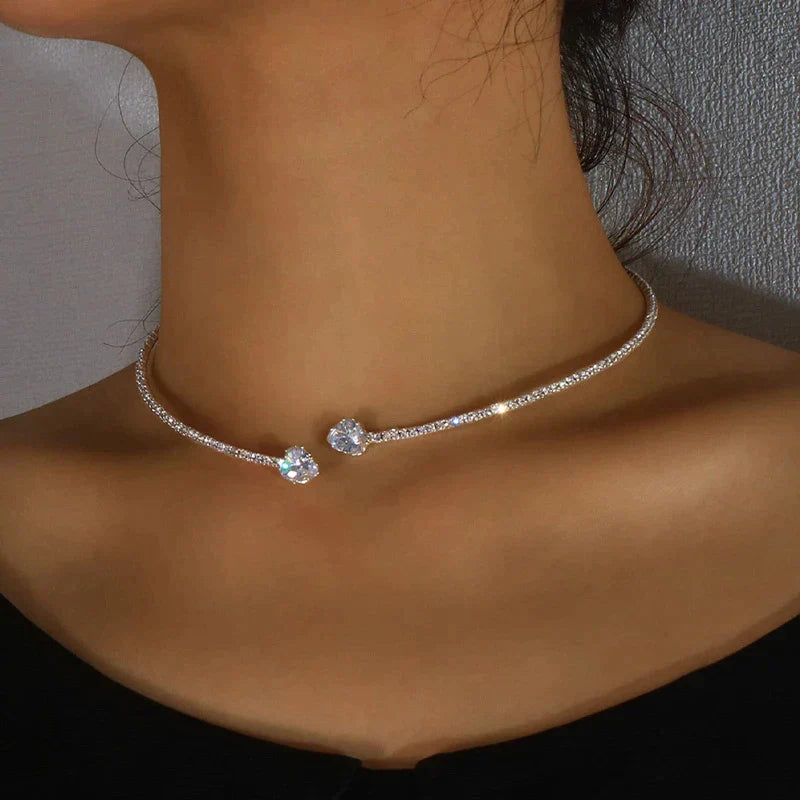 Damen-Rhinestone-Herz-Choker, silber, modisches Halsband, Schmuck-Accessoire, elegant.
