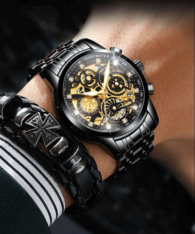 Schwarze Herrenarmbanduhr mit skelettiertem Zifferblatt und Lederarmband, luxuriöses Design.