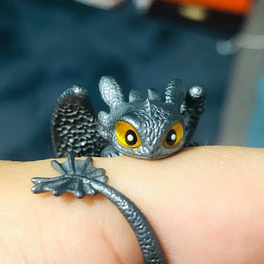 Schwarzer Drachenring mit gelben Augen, verstellbar, Fantasy-Schmuck, Geschenkidee.