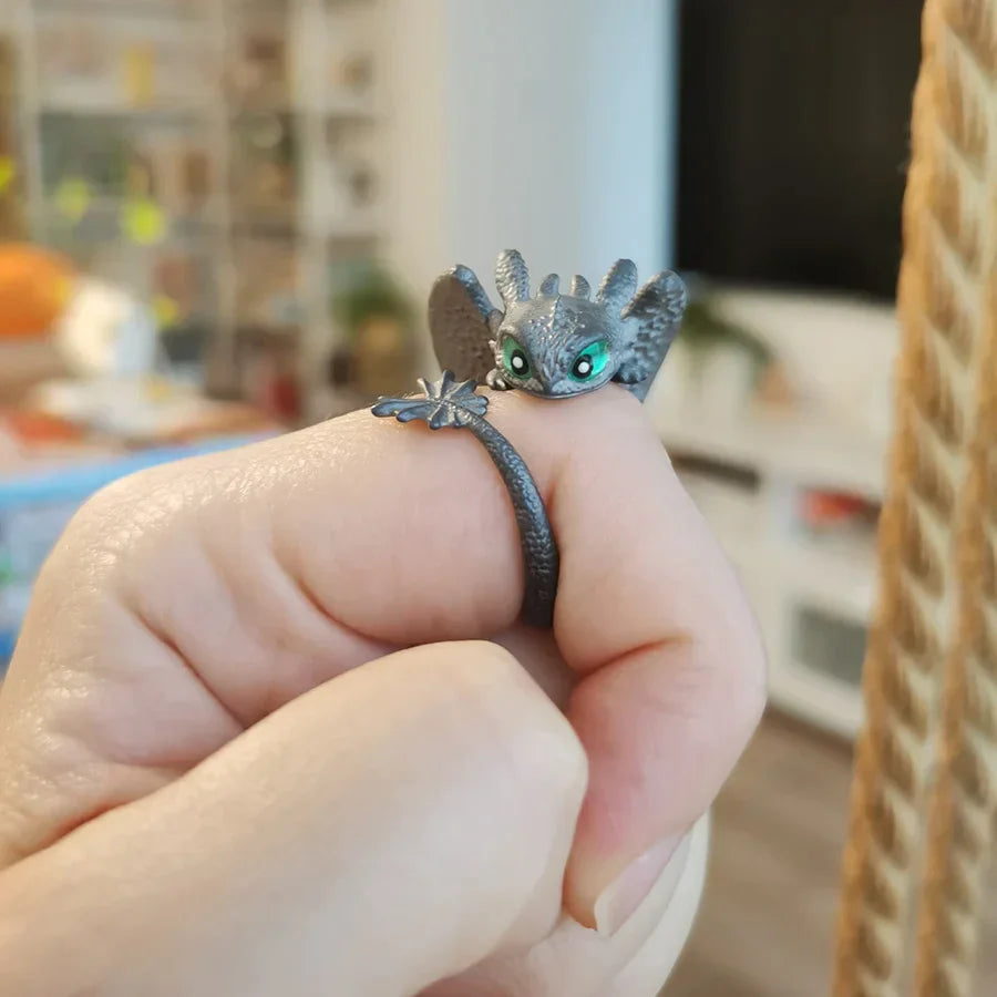 Silberner Drachenring mit grünen Augen, verstellbar, Fantasy-Schmuck für Damen.