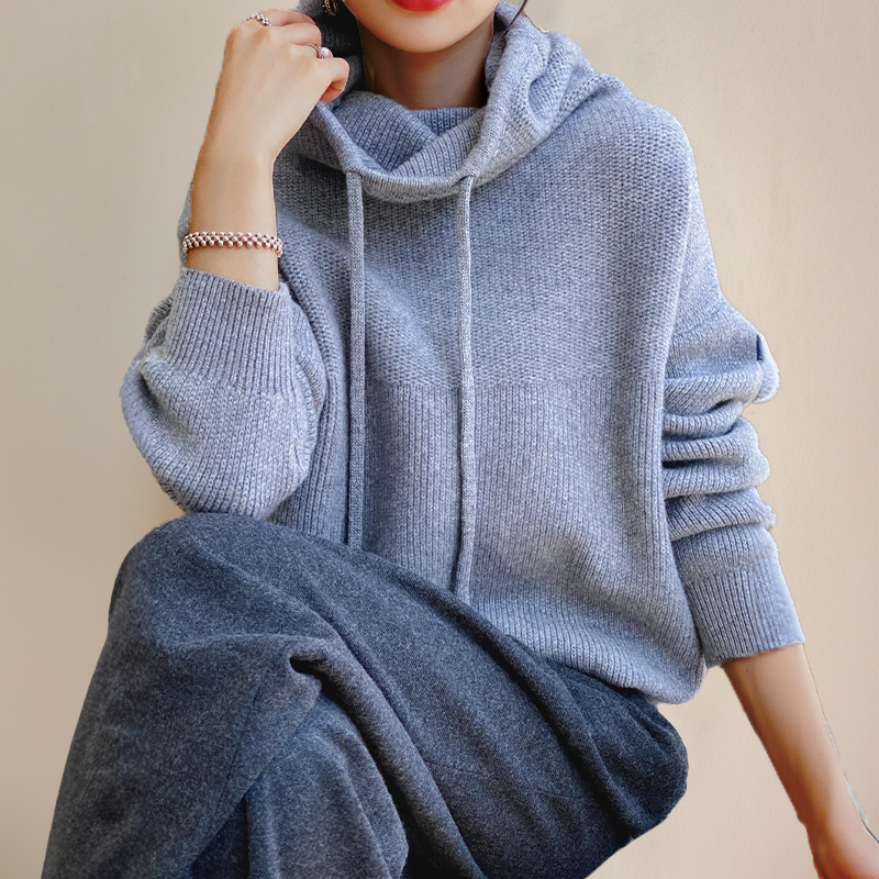 Rullekravesweater i merinould – Amira efterårsudgave
