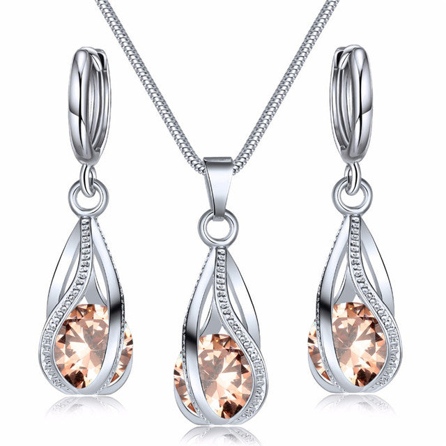 Silberne Halskette und Ohrringe Set mit Zirkonia, eleganter Schmuck für Frauen, Hochzeit.