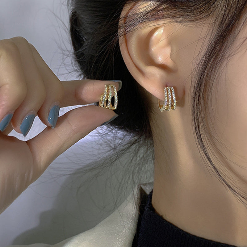 Goldene Ohrringe mit Zirkonia, luxuriös, elegant, für Frauen, Schmuck, Geschenkideen.