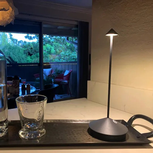 ClarityGlow™ Trådløs LED-bordlampe – Til varme aftener indendørs og udendørs