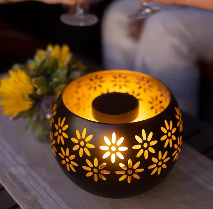Blomstermønster stearinlyslampe - FloraGlow