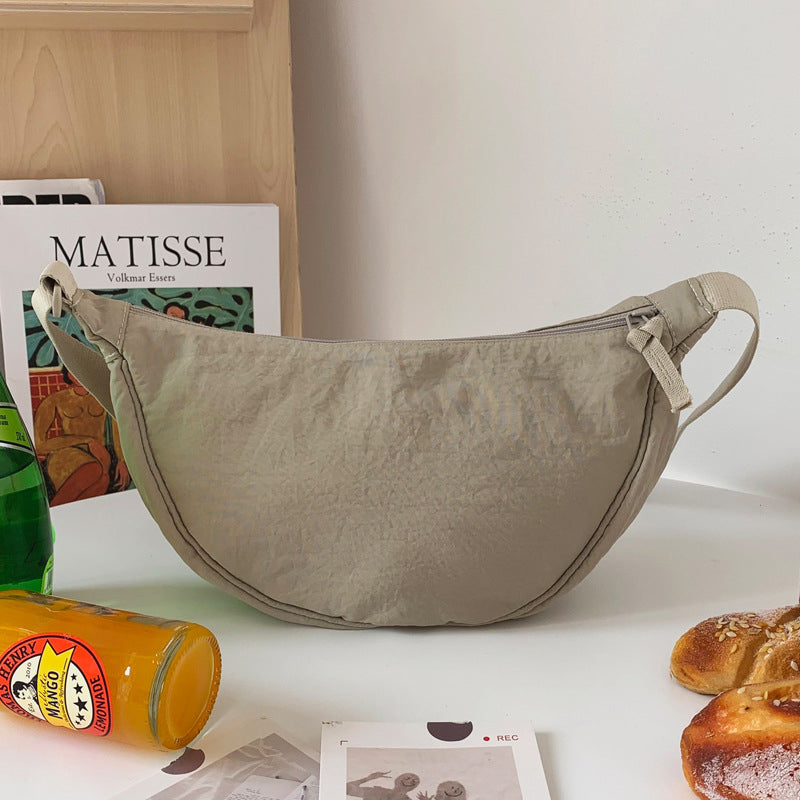 Stilfuld Halvmåne Crossbodytaske - Luna