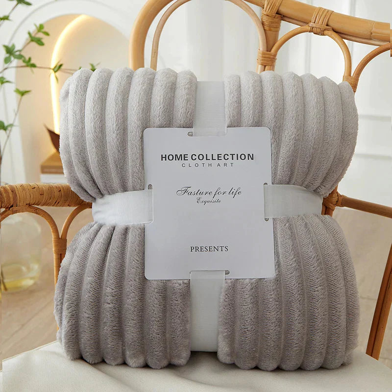 Bredstribet flonel-fleece tæppe - CozyStripe