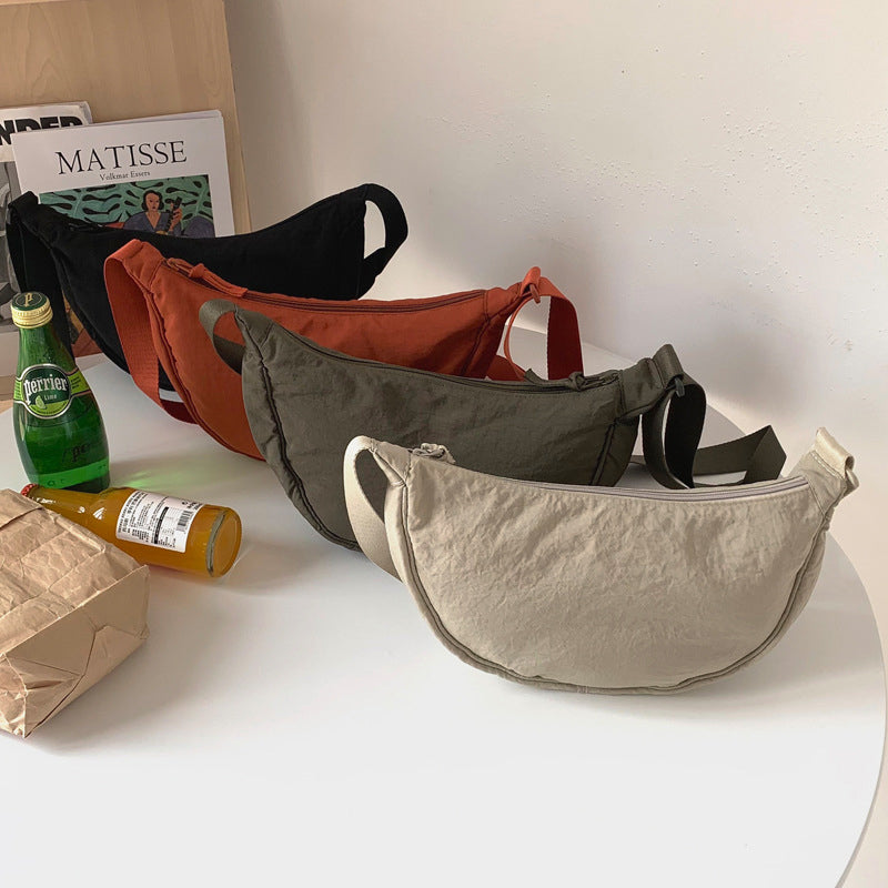 Stilfuld Halvmåne Crossbodytaske - Luna