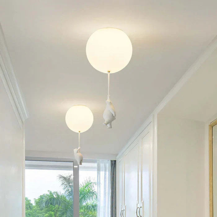 Børne-loftlampe med bjørn og ballon - CloudBear
