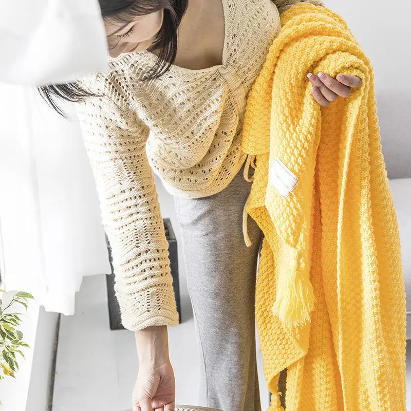 Strikket uldtæppe med kvaster - NordicCozy