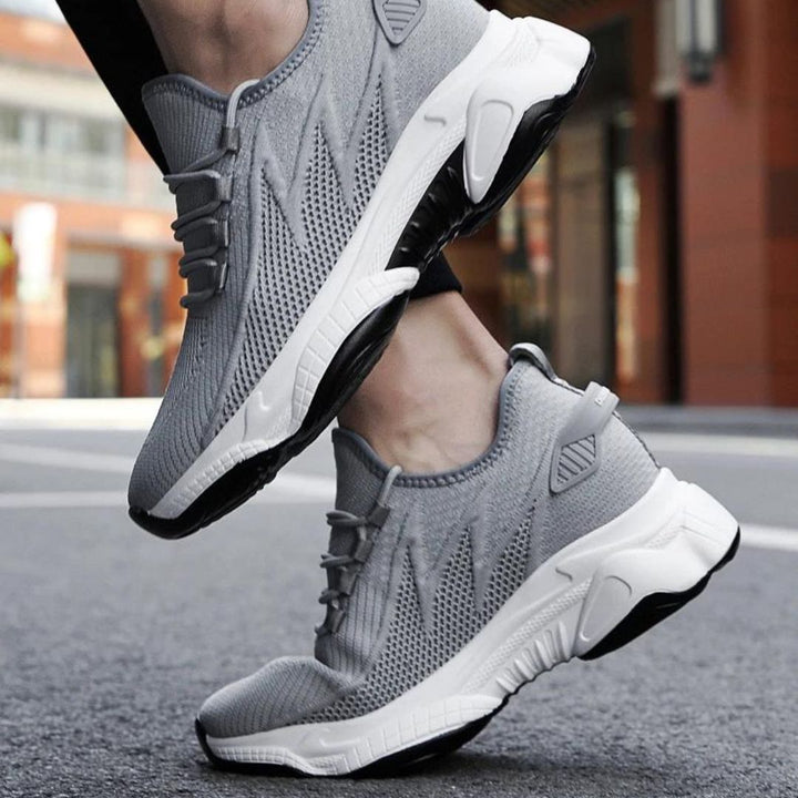 Diskret forhøjende herresneakers med stil – MaxLift Boost