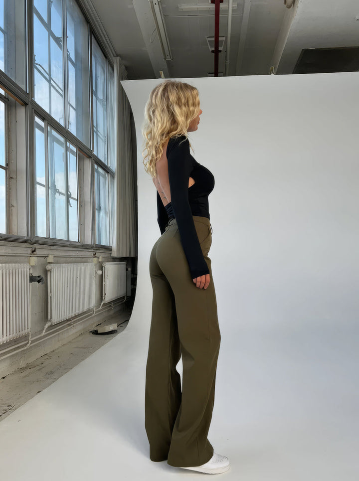 Styliske vide bukser til damer – Aurelia