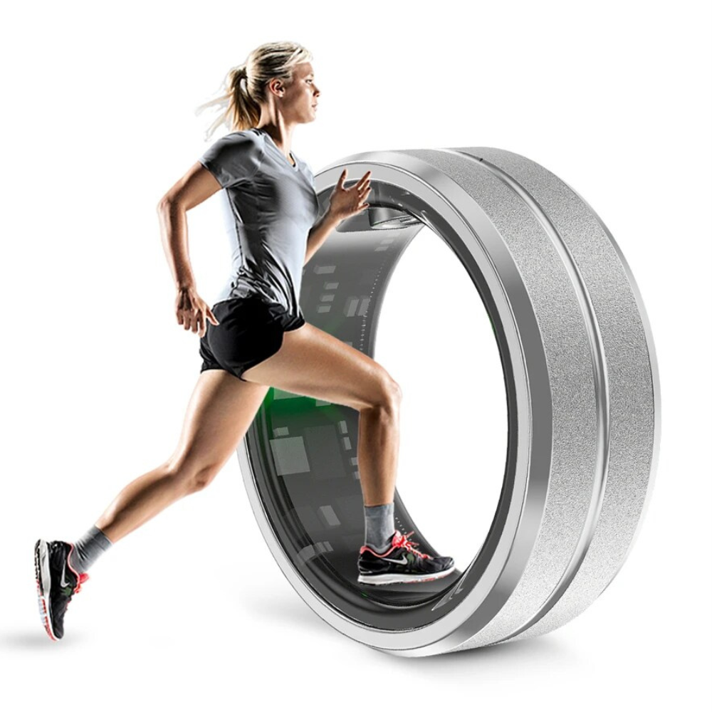 Frau beim Laufen in einem großen, silbernen Fitnessring, Sportbekleidung, dynamische Bewegung.