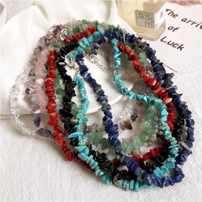 Mehrfarbige Edelstein-Halsketten, handgefertigt, aus Türkis, Amethyst, Achat und Onyx.