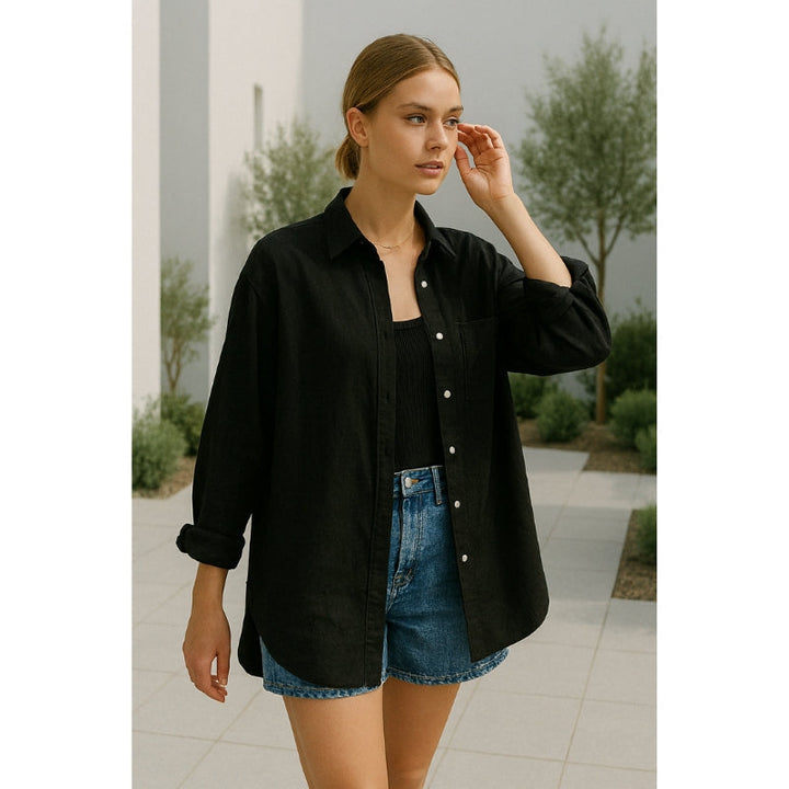 Linen damebluse med knaplukning – Marise