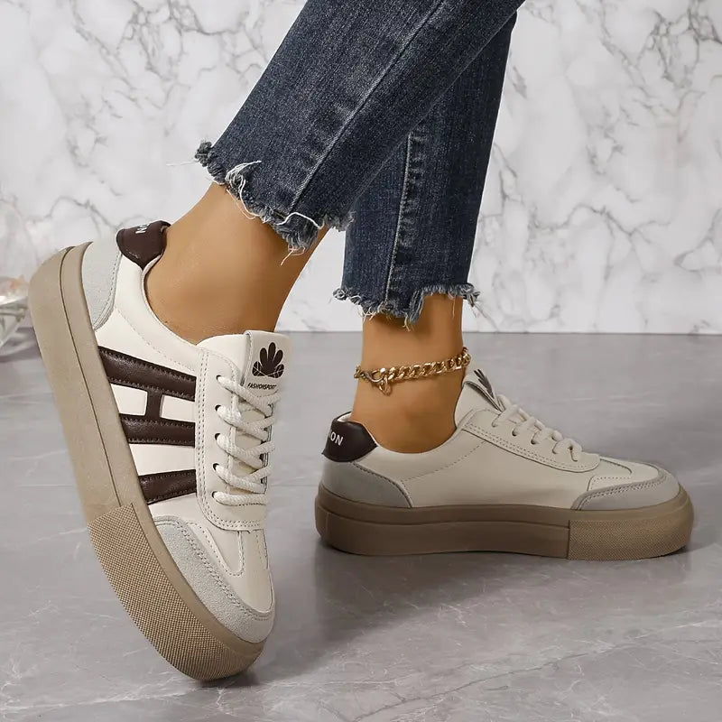 Moderne plateausneakers til damer – Talia