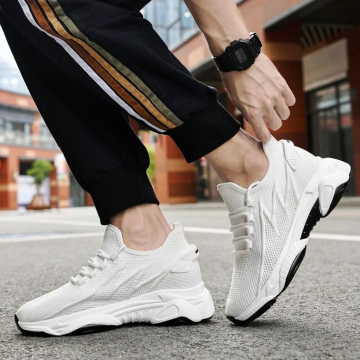Diskret forhøjende herresneakers med stil – MaxLift Boost