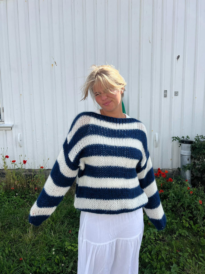 Strikket og stribet oversized dametrøje - Harper