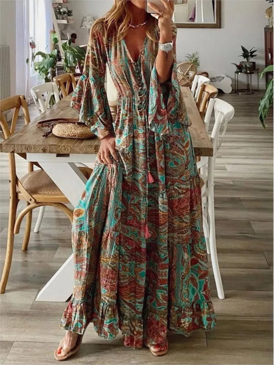 Boho-maxi-kjole med flydende pasform og detaljer – Amira