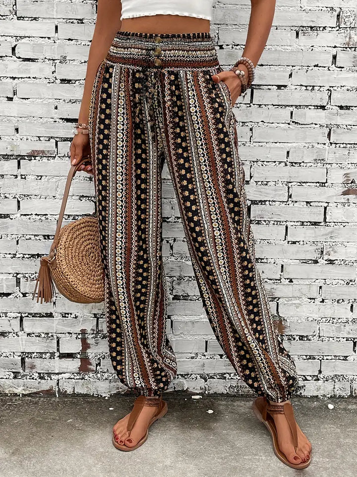 Boho-chic damebukser med grafisk print – Solara