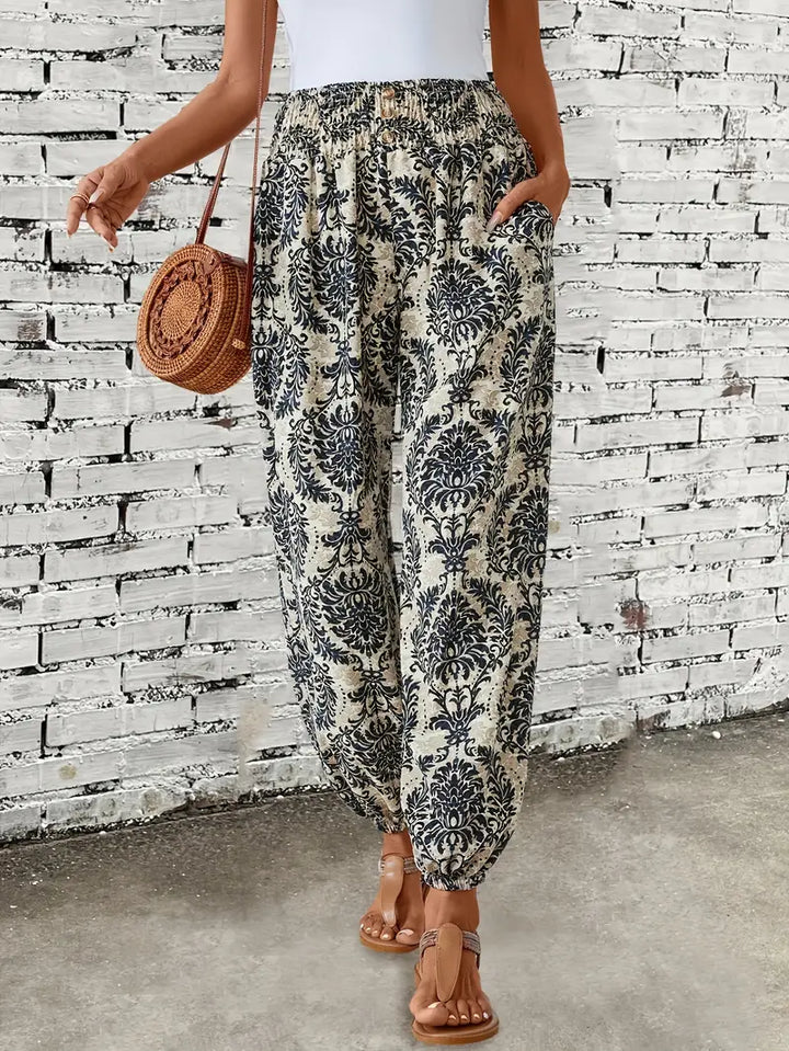 Boho-chic damebukser med grafisk print – Solara