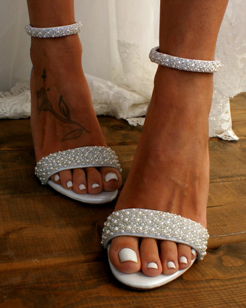 Stilfulde brudesandaler med delikate remme – Mirella