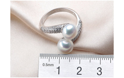Silberring mit zwei weißen Perlen und Zirkonia, Schmuck, elegant, Damenring, Geschenkidee.
