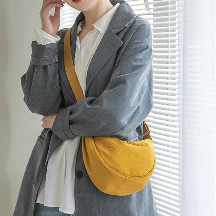 Stilfuld Halvmåne Crossbodytaske - Luna