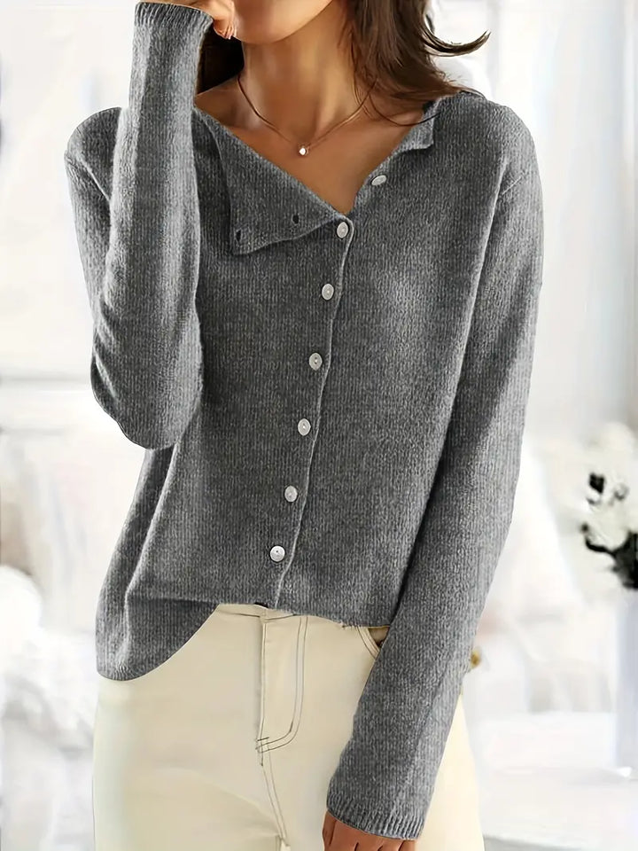 Ensfarvet Asymmetrisk Cardigan med Knaplukning - Sienna