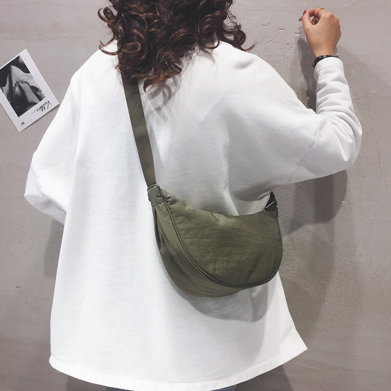 Stilfuld Halvmåne Crossbodytaske - Luna