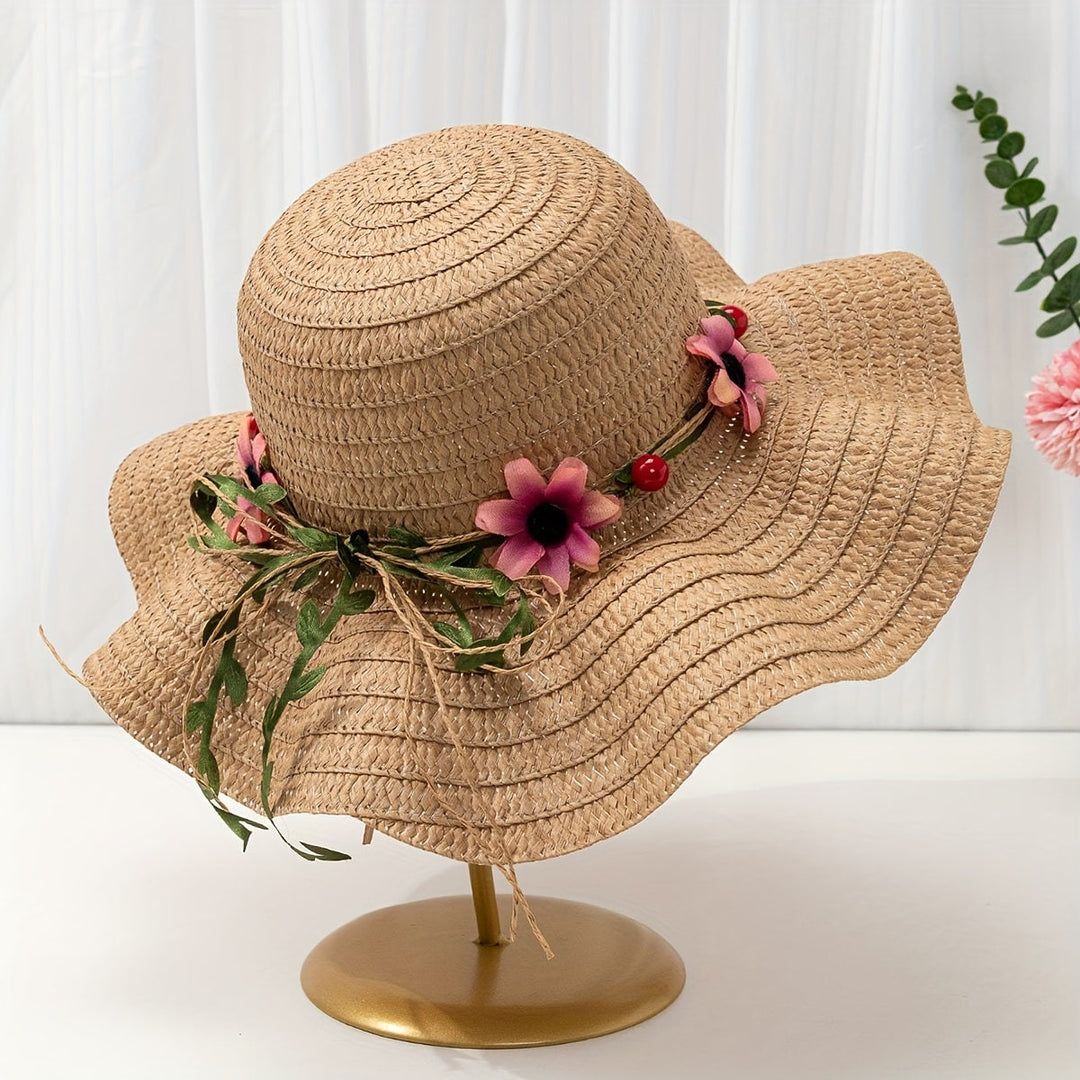 Dame sommer-stråhat med blomster- og frugtdetaljer – Solène