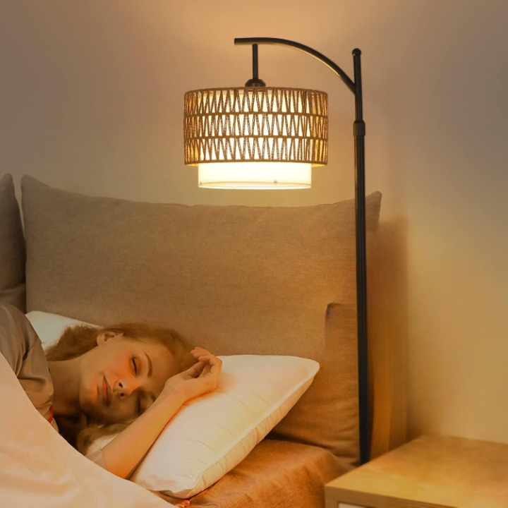 Buegulvlampe med fjernbetjening og dobbelt skygge – Norvella