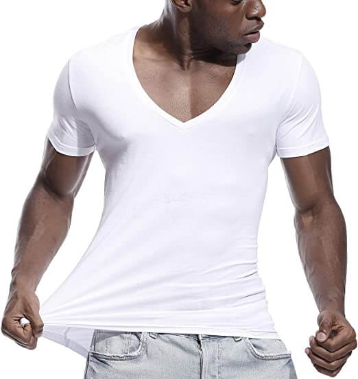 Afslappet og figursyet herre T-shirt med V-hals – Jonas