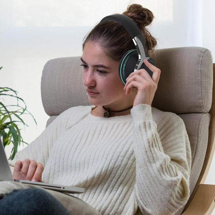 Foldbart trådløst headset med RGB-lys – Sonvix