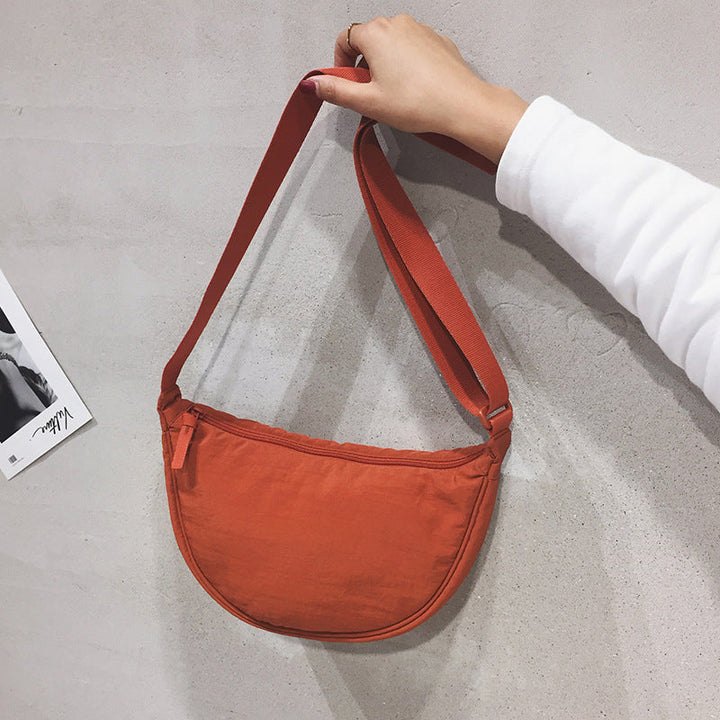 Stilfuld Halvmåne Crossbodytaske - Luna