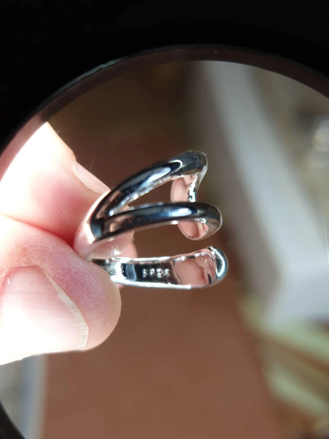 Silberner, verstellbarer Ring, minimalistisches Design, glänzend, für Damen, Schmuckaccessoire.