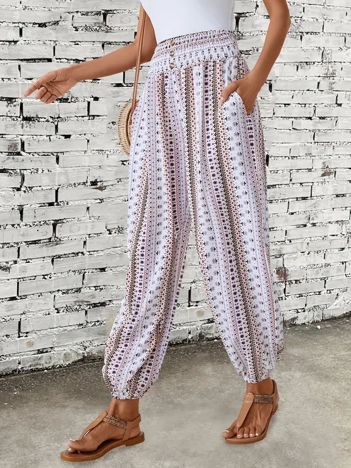Boho-chic damebukser med grafisk print – Solara
