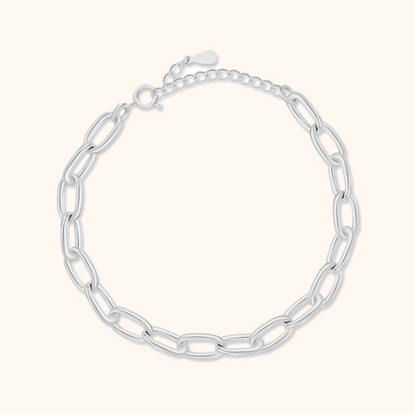 Silberne Gliederkette, verstellbar, elegantes Design, Schmuck für Damen, modisches Accessoire.