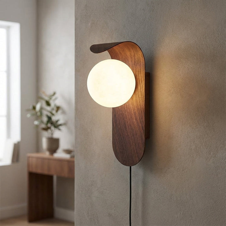 Curved Frame Wall Lamp -  Glontre
