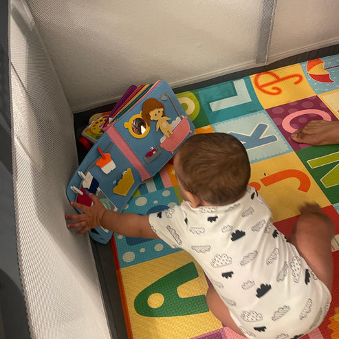 Farverig babybog - ExploreMore