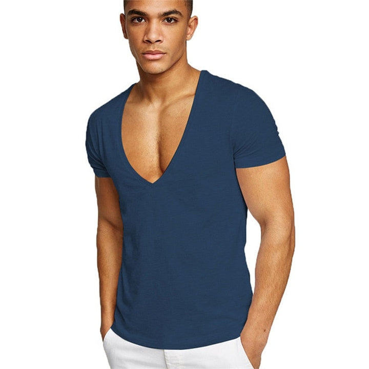Afslappet og figursyet herre T-shirt med V-hals – Jonas