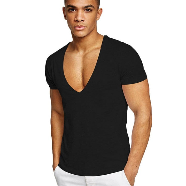 Afslappet og figursyet herre T-shirt med V-hals – Jonas