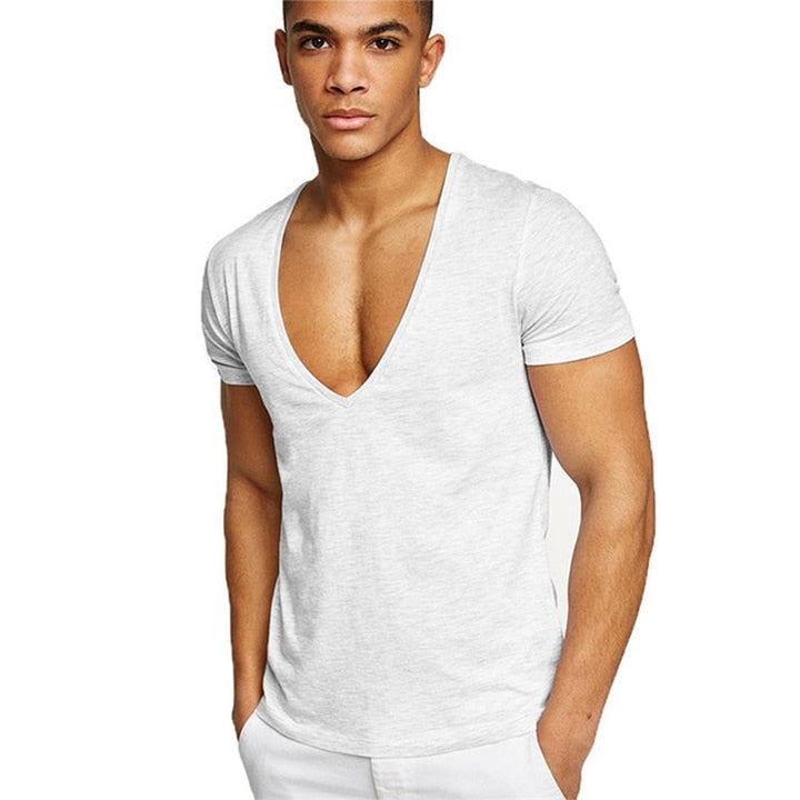 Afslappet og figursyet herre T-shirt med V-hals – Jonas