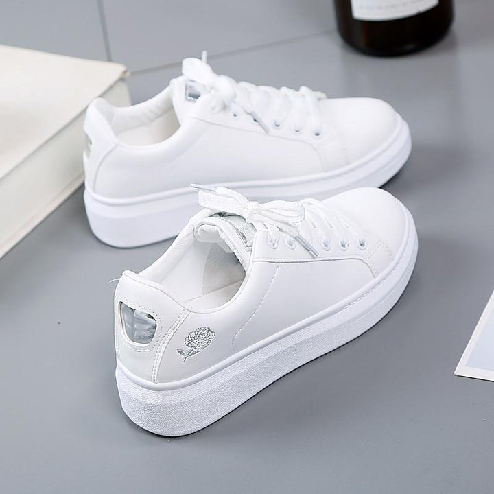 Trendy damesneakers i kunstlæder med metallic-accenter – Norell